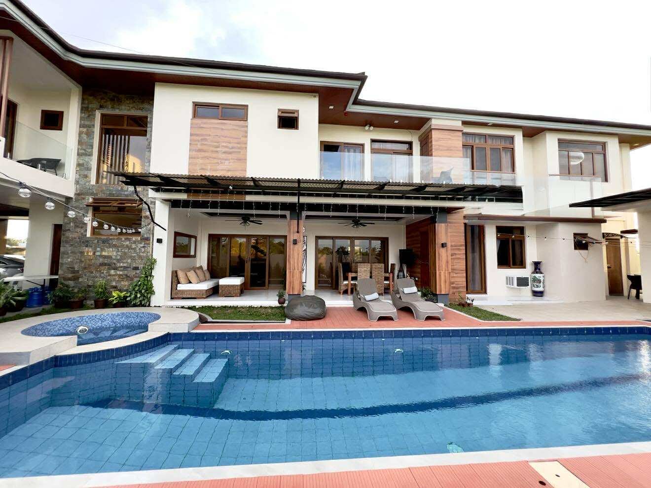 Crown Royale Slide 3